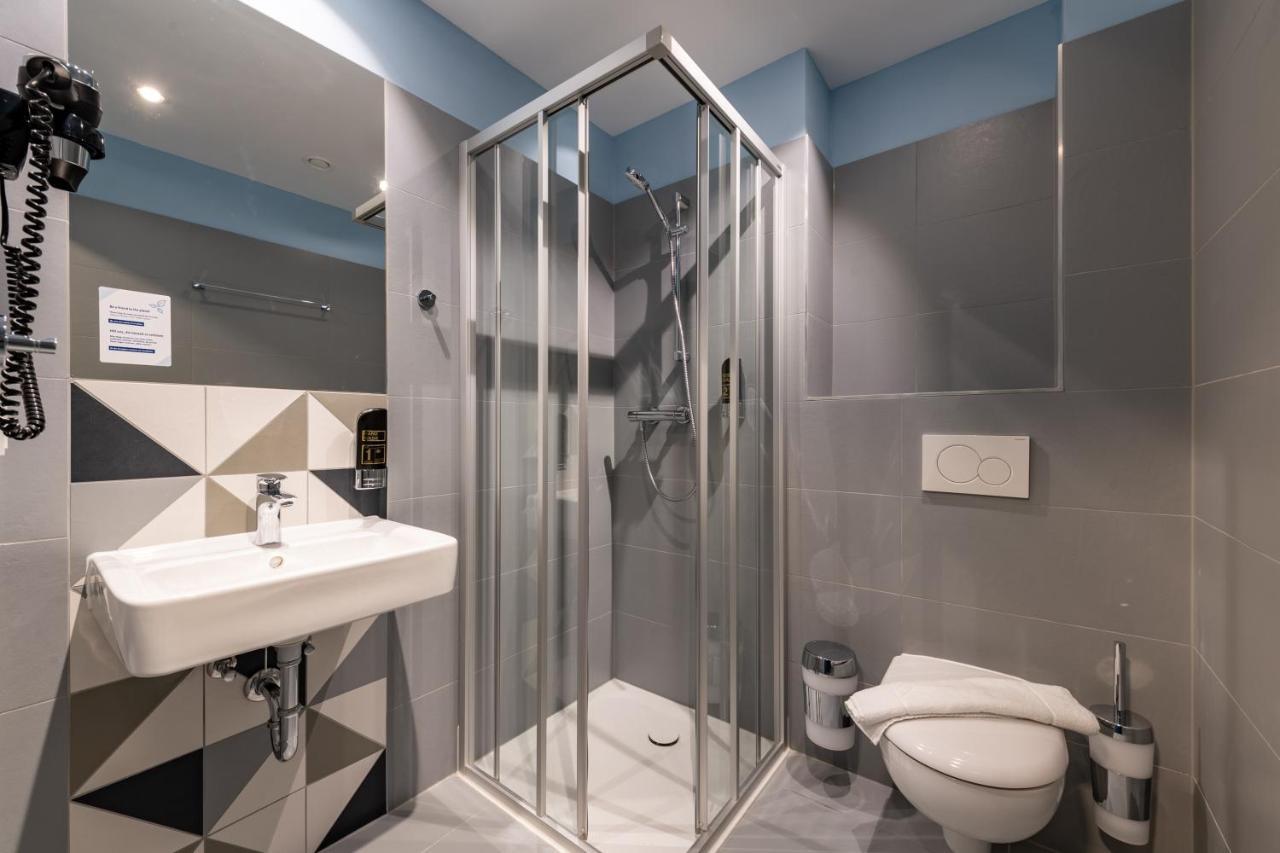 Meininger Hotel Innsbruck Zentrum ภายนอก รูปภาพ